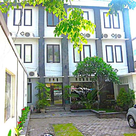 Hotel Warta Dua Denpasar Exteriör bild