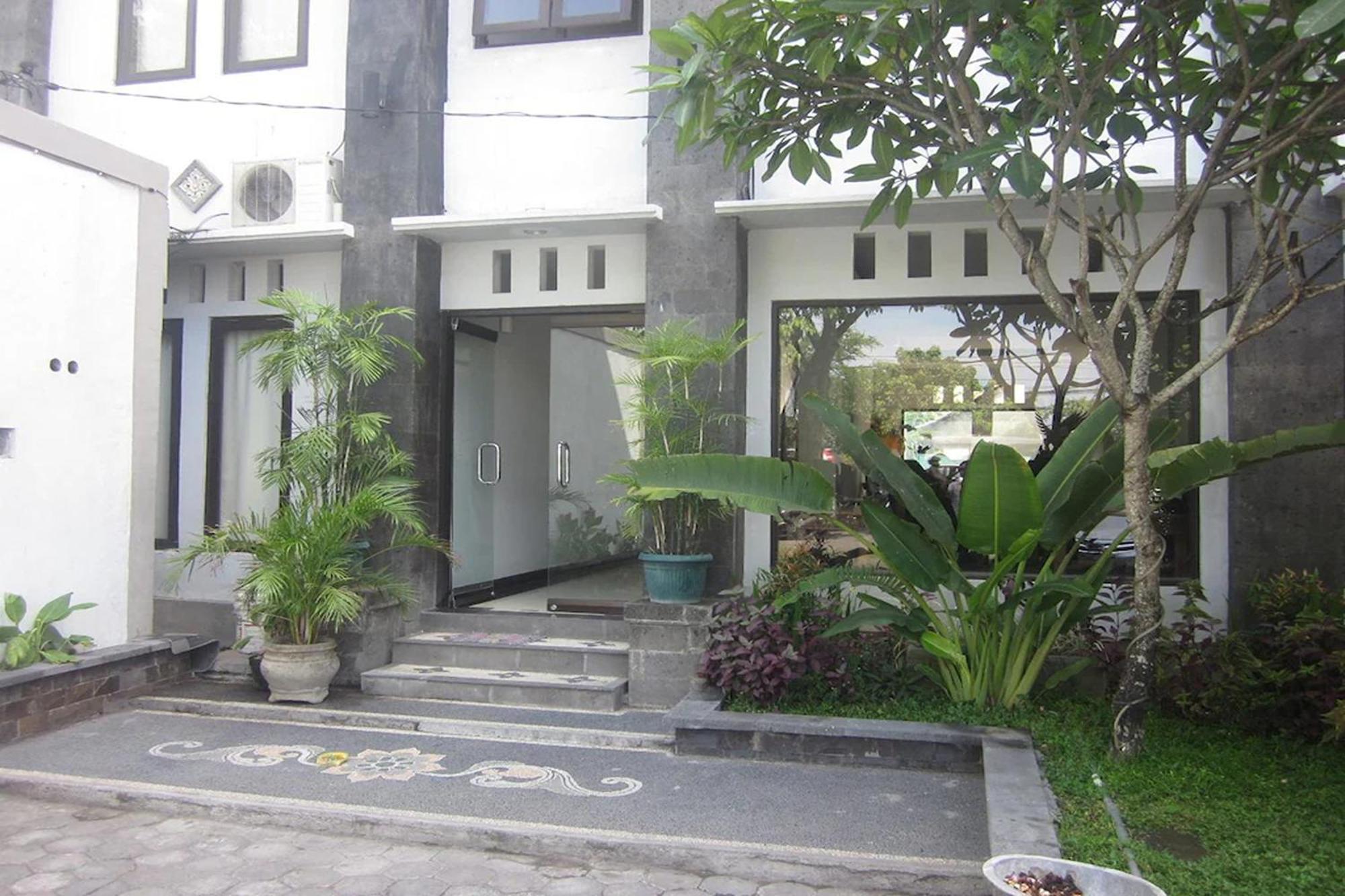 Hotel Warta Dua Denpasar Exteriör bild