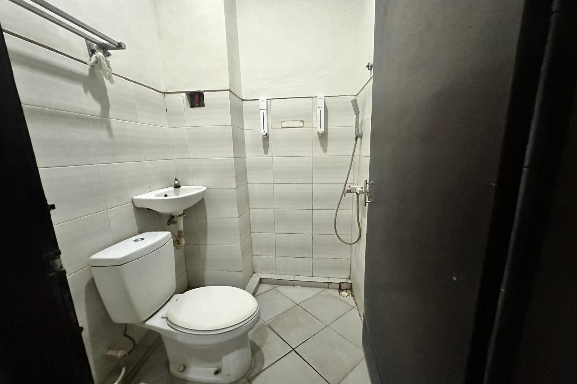 Hotel Warta Dua Denpasar Exteriör bild