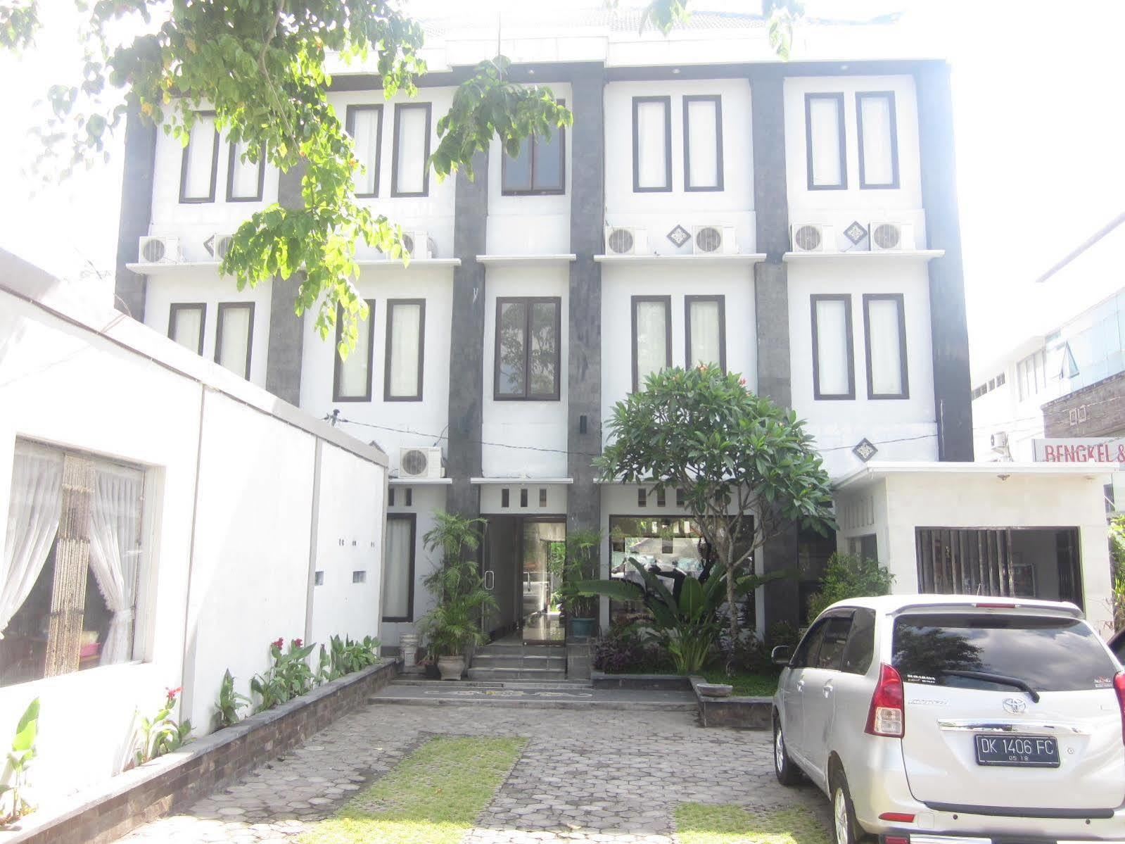 Hotel Warta Dua Denpasar Exteriör bild