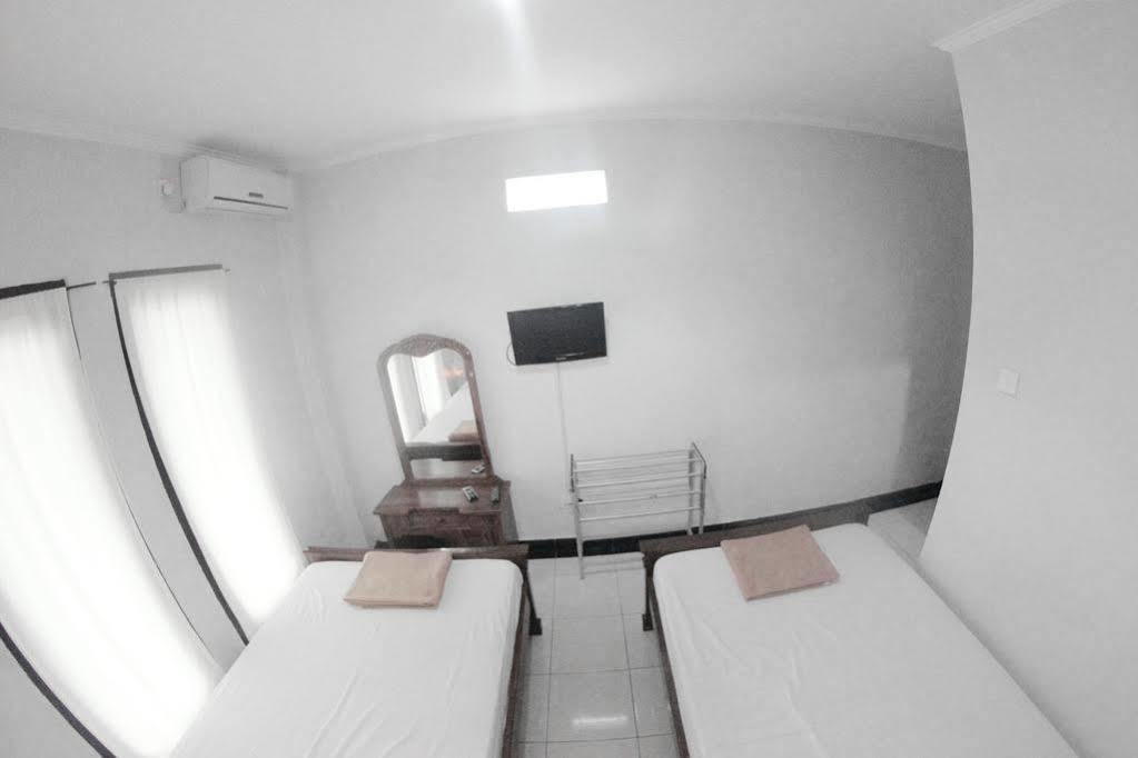 Hotel Warta Dua Denpasar Exteriör bild